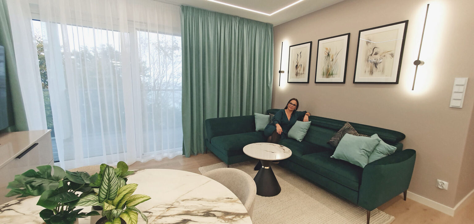 Narożnik w tkaninie welurowej butelkowa zieleń