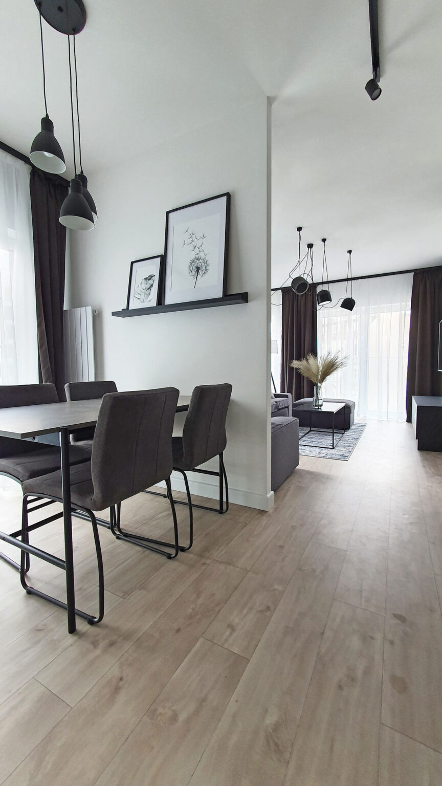 Mieszkanie monochrome_kuchnia z jadalnią wid 3