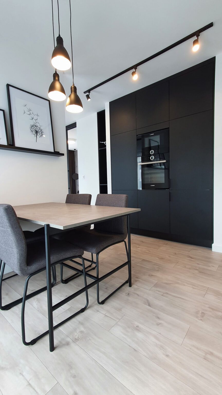 Mieszkanie monochrome_kuchnia z jadalnią wid 6