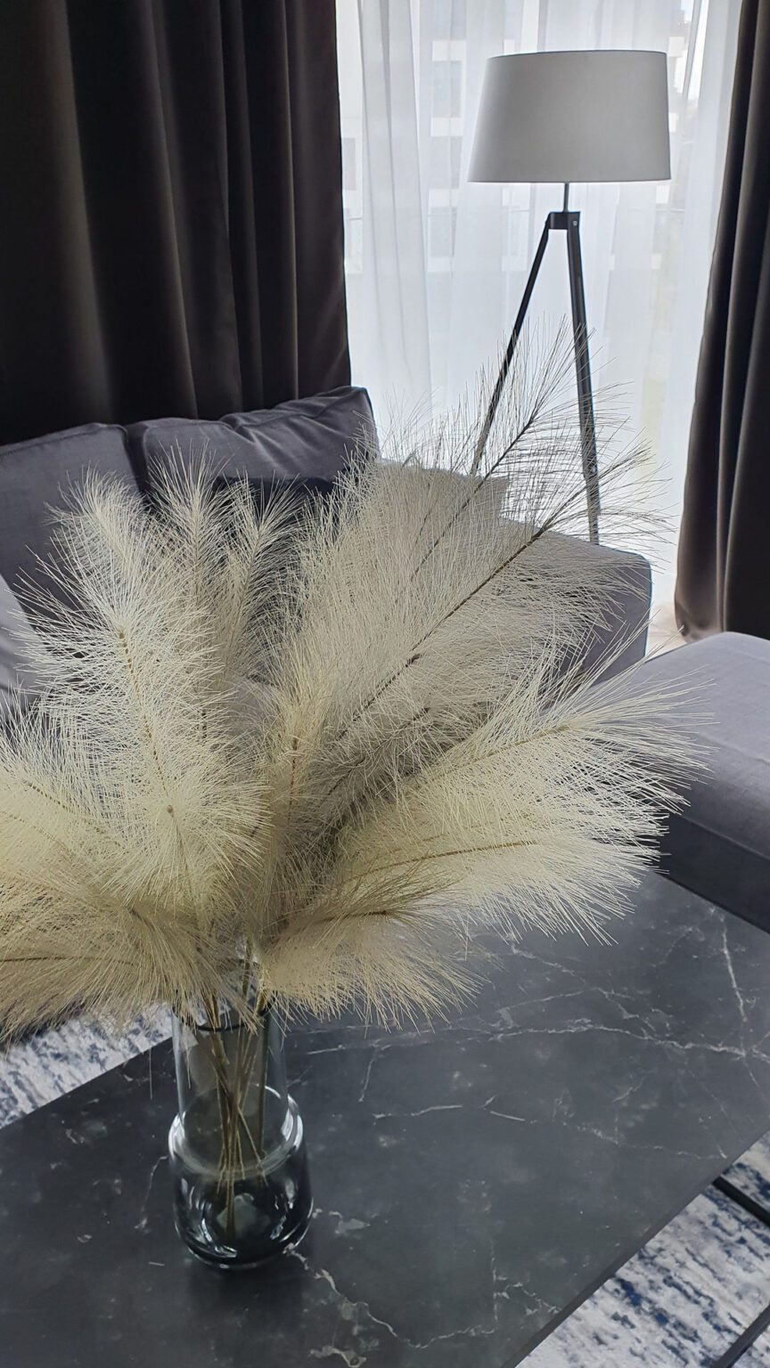 Mieszkanie monochrome_salon wid 11