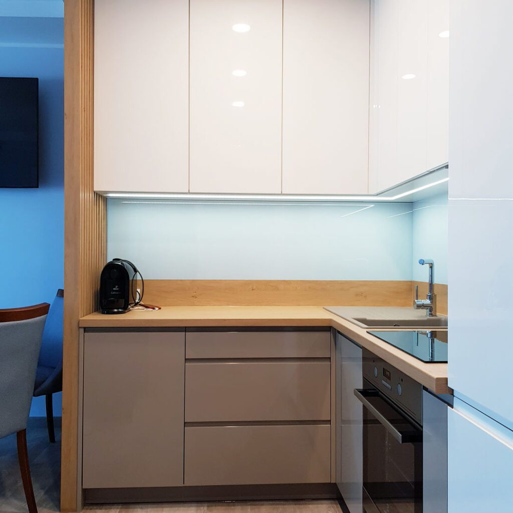 Mieszkanie nad morzem_aneks kuchenny_widok 1