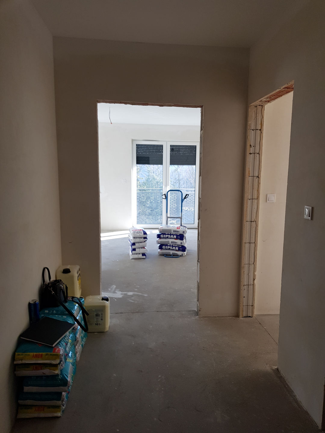 Mieszkanie od dewelopera przed remontem